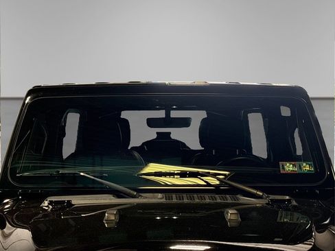 Used 2022 Jeep Wrangler Unlimited Sahara w/ Cold Weather Group AWD/4WD image 14