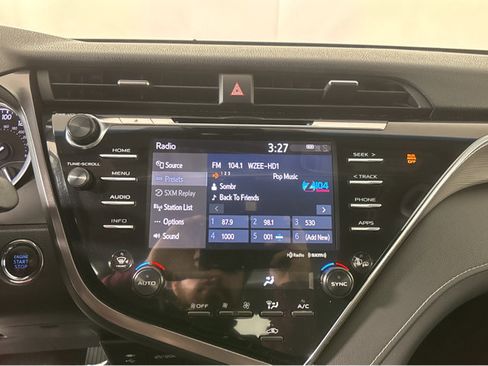 Used 2018 Toyota Camry SE image 7