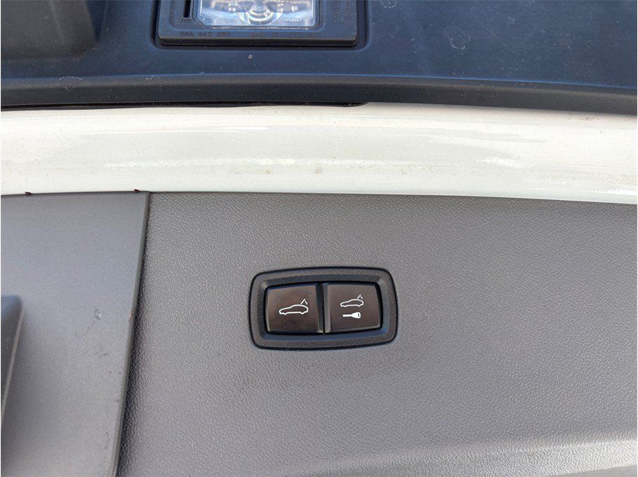 Used 2022 Porsche Cayenne Platinum Edition AWD/4WD image 48