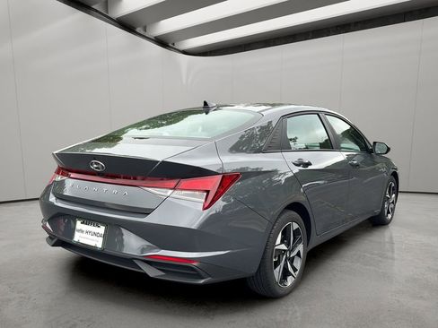 Certified 2023 Hyundai Elantra SEL w/ Convenience Package FWD image 5