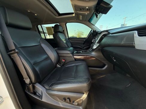 Used 2020 GMC Yukon XL SLT image 30