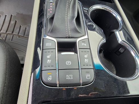 Used 2020 Kia Sedona SX image 21