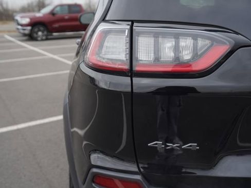 Used 2022 Jeep Cherokee Trailhawk w/ Sun, Sound & Nav Group image 40