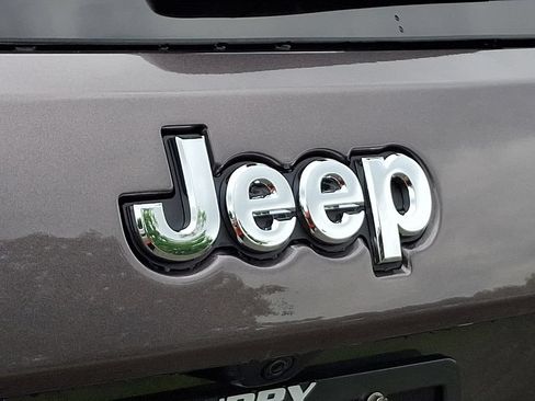 Used 2020 Jeep Grand Cherokee Limited AWD/4WD image 30