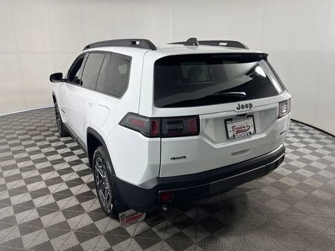 Used 2026 Jeep Cherokee Laredo AWD/4WD image 5