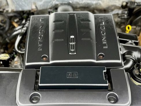 Used 2007 Lincoln Navigator Ultimate image 20