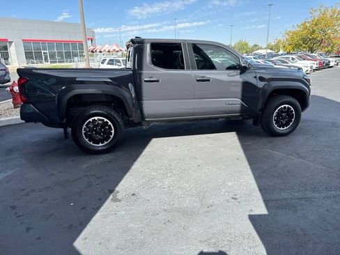 Used 2024 Toyota Tacoma TRD Off-Road w/ TRD Off Road Premium Package AWD/4WD image 7
