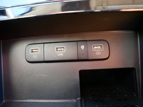 Certified 2024 Kia Carnival SX Prestige image 33