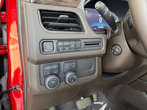 Used 2022 Chevrolet Tahoe LT w/ Luxury Package AWD/4WD image 19