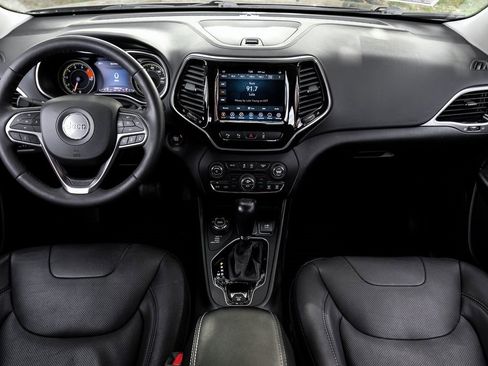 Used 2021 Jeep Cherokee Limited w/ Mopar Interior Package image 5