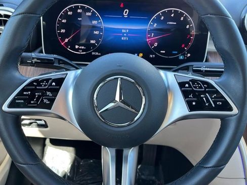 Used 2025 Mercedes-Benz C 300 Sedan image 9