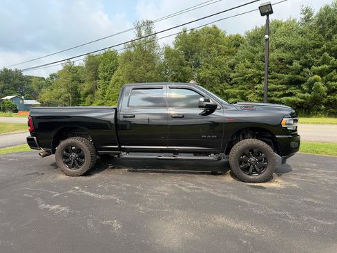 Used 2022 RAM 2500 Big Horn w/ Level C Equiment Group AWD/4WD image 4