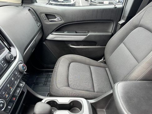 Used 2022 Chevrolet Colorado LT w/ Fleet Safety Package RWD image 9