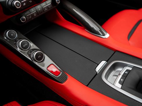 Used 2018 Ferrari GTC4Lusso image 30