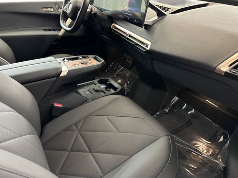 Certified 2023 BMW iX xDrive50 w/ Premium Package image 35