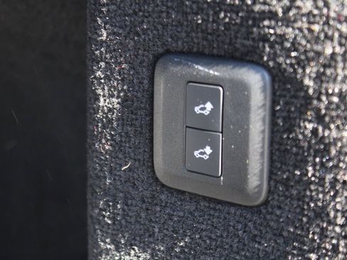 Used 2020 Land Rover Range Rover Sport HST image 37