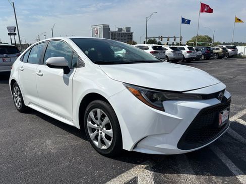 Used 2022 Toyota Corolla LE image 7