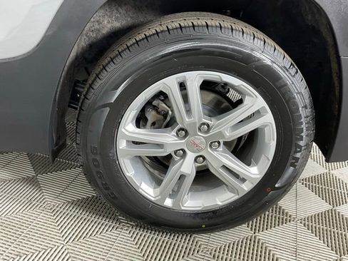 Used 2024 GMC Terrain SLE AWD/4WD image 9