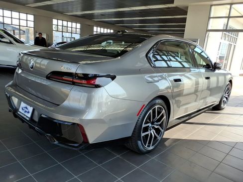 New 2026 BMW 740i xDrive image 8