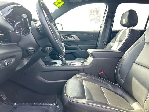 Certified 2023 Chevrolet Traverse Premier w/ Redline Edition FWD image 10