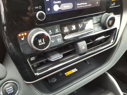 Certified 2023 Toyota Highlander XLE image 14