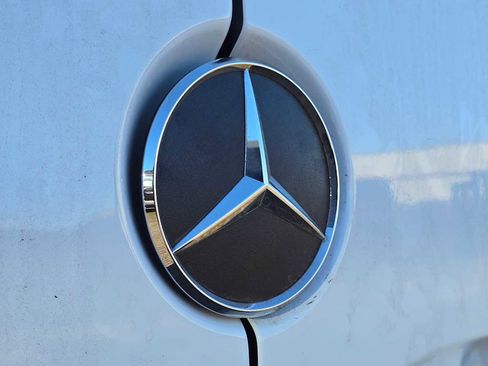 Used 2025 Mercedes-Benz Sprinter 2500 image 19
