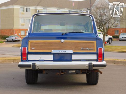 Used 1989 Jeep Grand Wagoneer AWD/4WD image 4