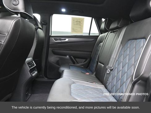 Used 2024 Volkswagen Atlas Cross Sport SEL Premium R-Line image 18