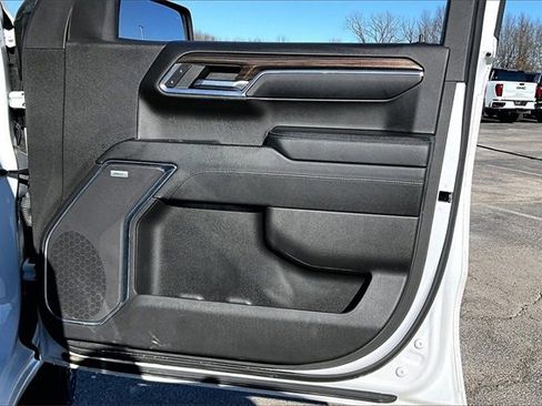 Used 2024 Chevrolet Silverado 1500 LT Trail Boss w/ LT Trail Boss Premium Package image 29