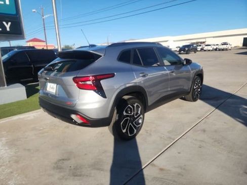 New 2026 Chevrolet Trax RS image 4