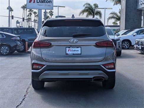 Used 2019 Hyundai Santa Fe SEL image 3