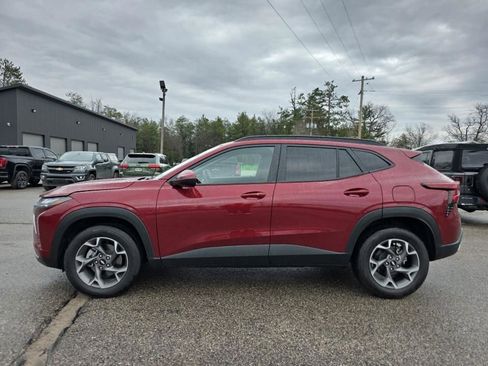 Used 2025 Chevrolet Trax LT w/ Driver Confidence Package FWD image 4