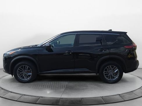 Used 2023 Nissan Rogue S AWD/4WD image 2