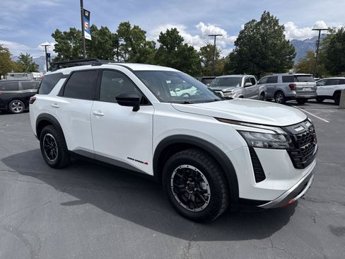 Used 2026 Nissan Pathfinder Rock Creek AWD/4WD image 3
