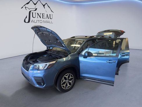 Used 2021 Subaru Forester Premium AWD/4WD image 11
