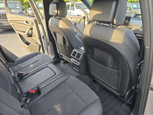 Used 2022 Audi SQ5 Premium image 11