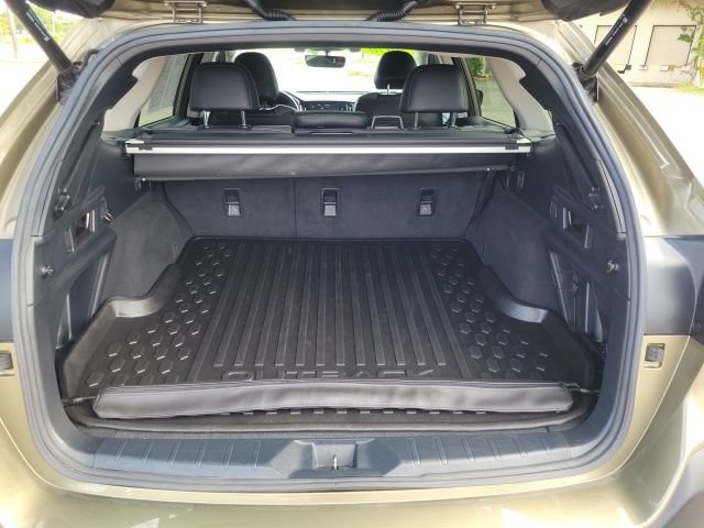 Used 2020 Subaru Outback Onyx Edition XT AWD/4WD image 8