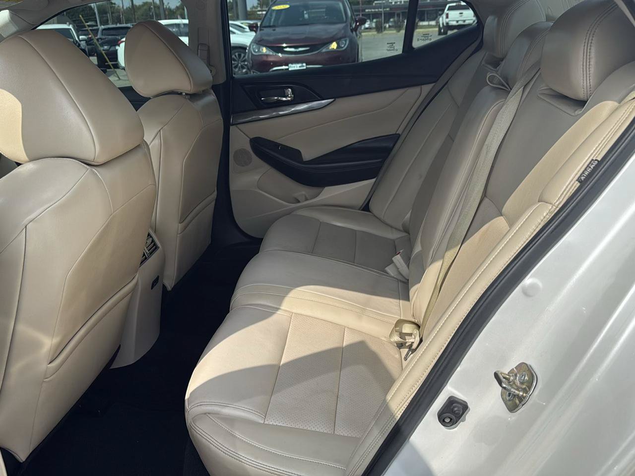 Used 2021 Nissan Maxima 3.5 SV w/ Floor Mat Group FWD image 14