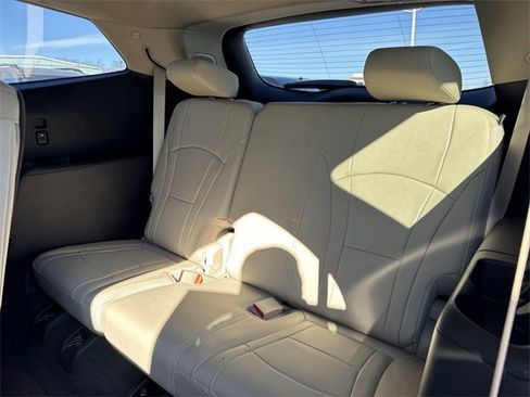 Used 2021 Buick Enclave Essence w/ Sport Touring Edition image 10