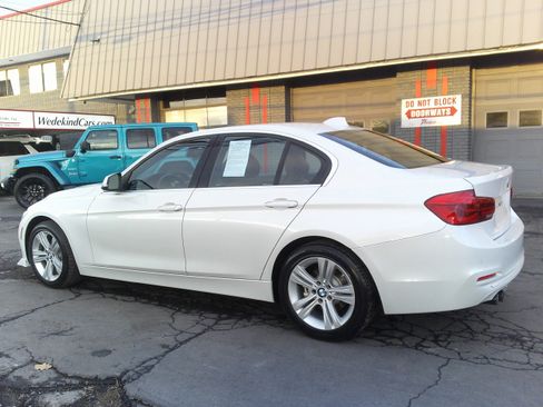 Used 2017 BMW 330i xDrive xDrive image 4