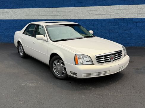 Used 2005 Cadillac De Ville w/ Limited Edition Package FWD image 1