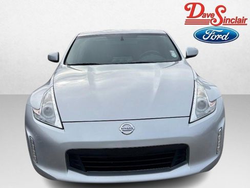 Used 2013 Nissan 370Z Coupe image 2