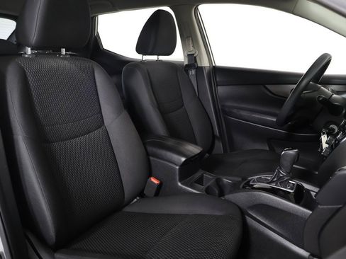 Used 2020 Nissan Rogue Sport S image 26