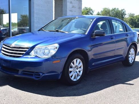 Used 2010 Chrysler Sebring Touring FWD image 11