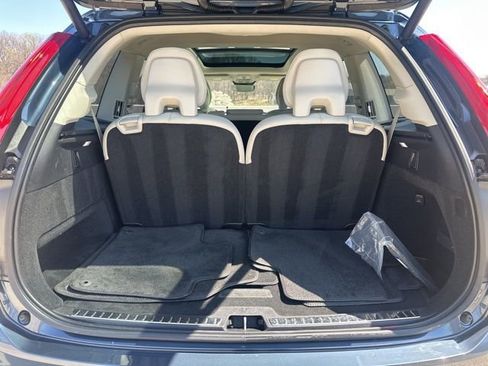 Certified 2023 Volvo XC90 B6 Plus image 36