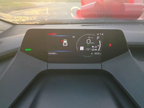 Used 2025 Toyota Prius LE image 25