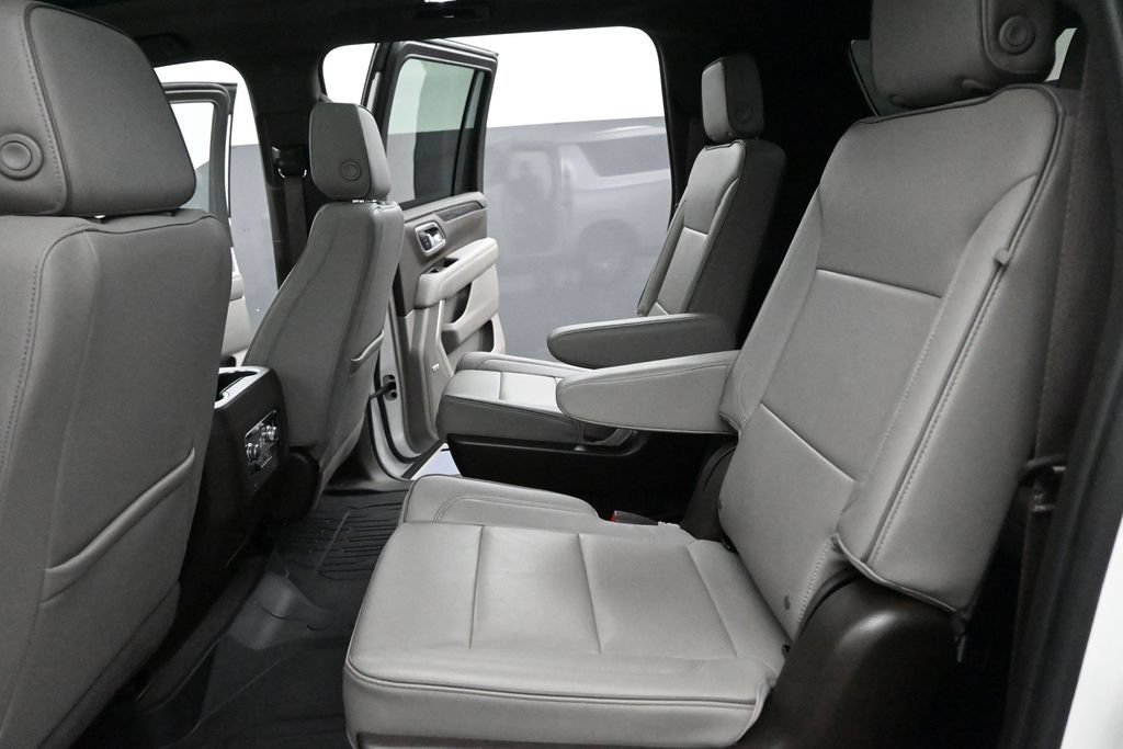 Used 2023 GMC Yukon XL SLT AWD/4WD image 23