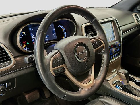 Used 2017 Jeep Grand Cherokee Limited image 18