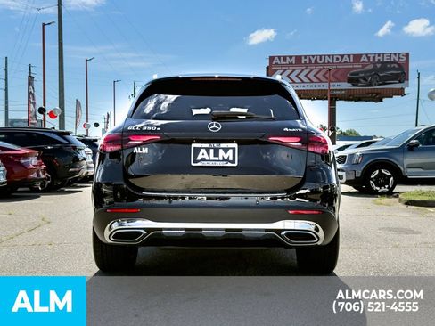 Used 2025 Mercedes-Benz GLC 350e 4MATIC image 5