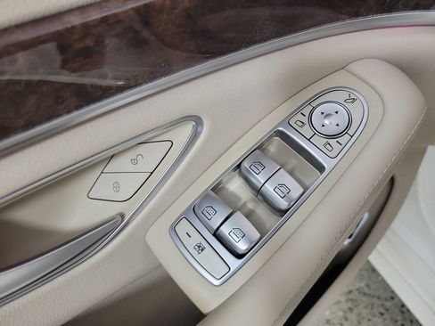 Used 2020 Mercedes-Benz S 560 Sedan image 23